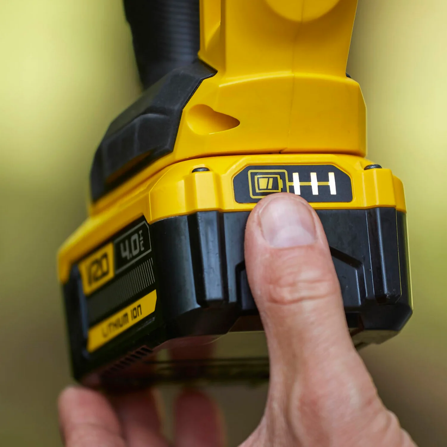 STANLEY FATMAX V20 18V Cordless Hedge Trimmer 55cm (Sfmcht855M1-Gb) 7 STANLEY FATMAX V20 18V Cordless Hedge Trimmer 55cm (Sfmcht855M1-Gb) - Image 7