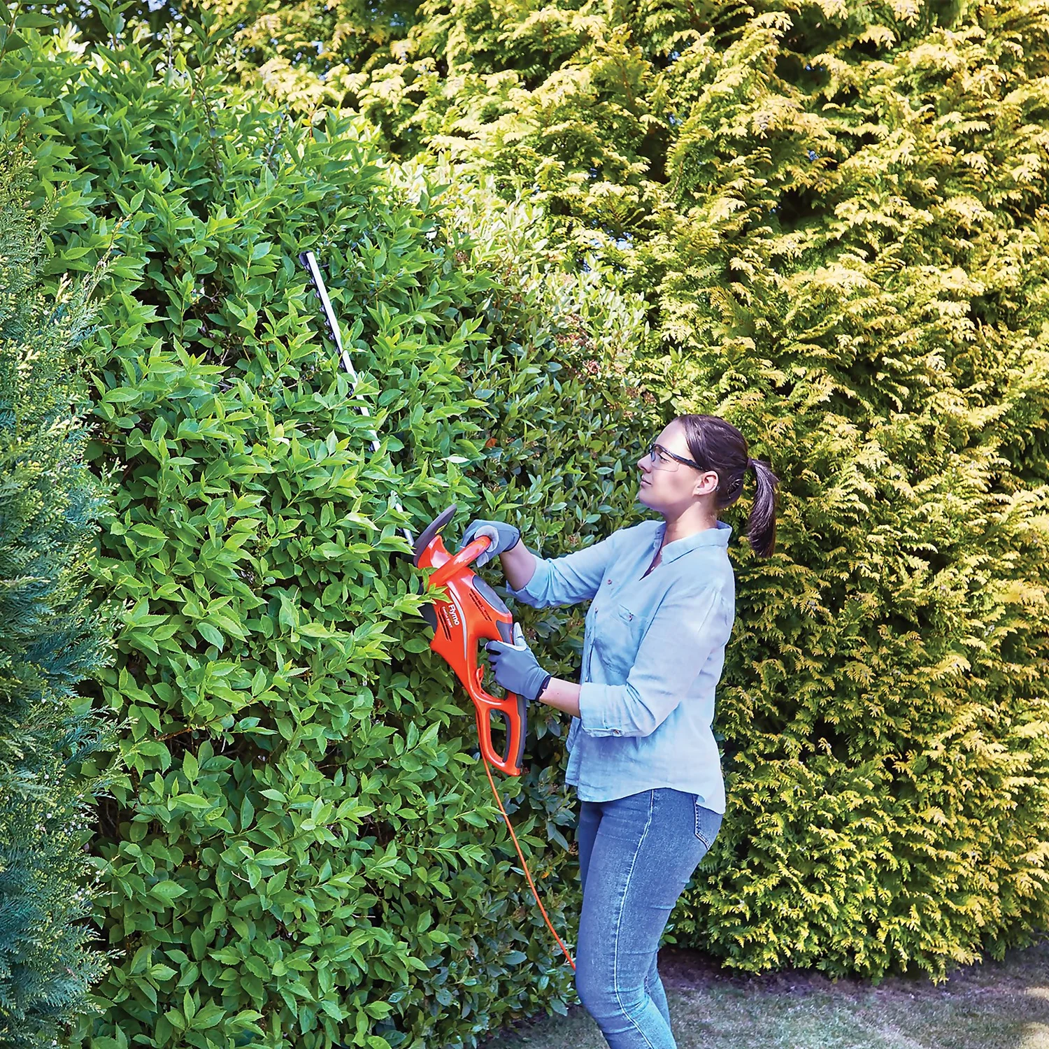 Flymo EasiCut 610XT Hedge Trimmer 2 Flymo EasiCut 610XT Hedge Trimmer - Image 2